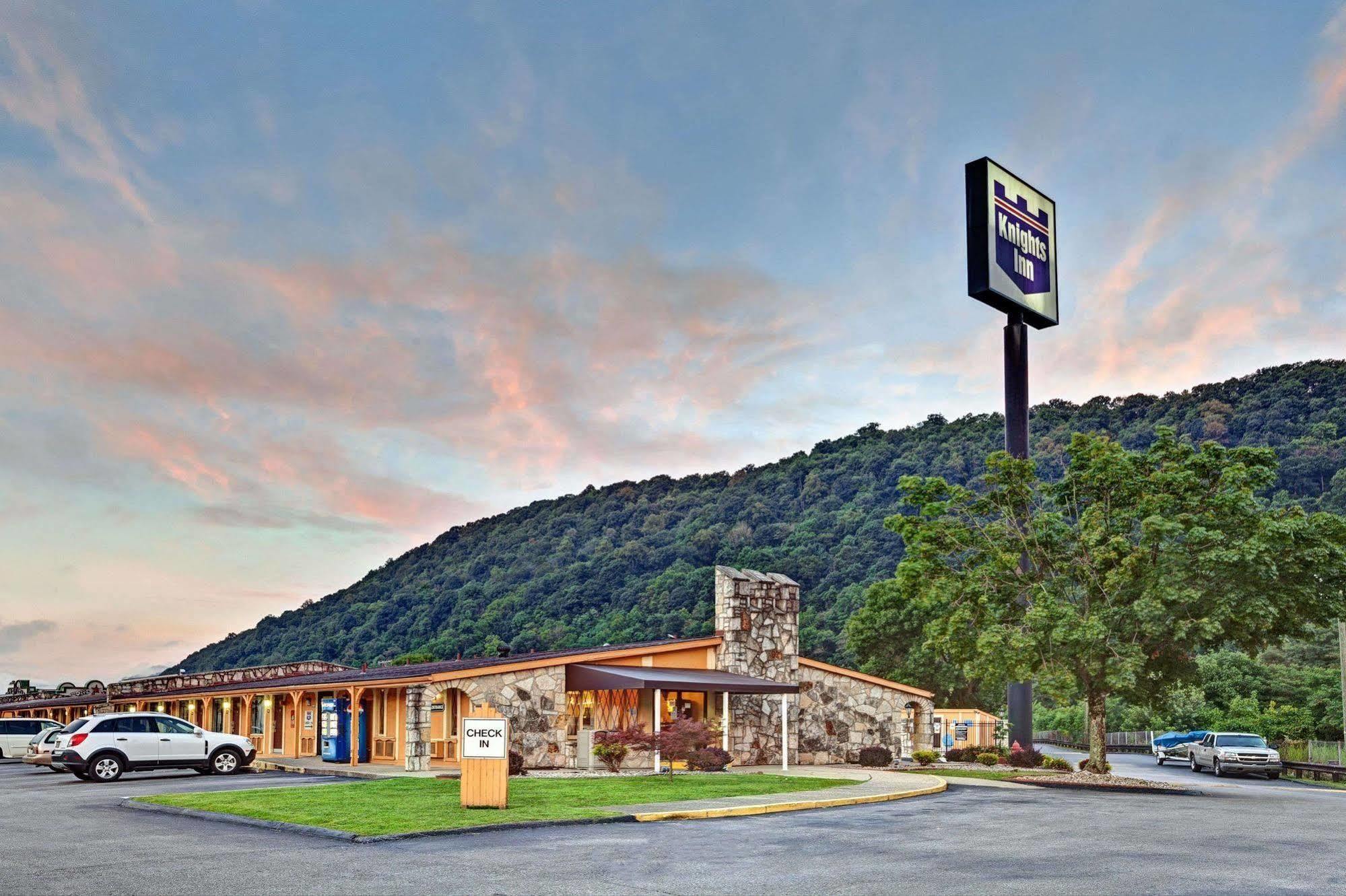 Knights Inn Charleston West Virginia Exterior foto